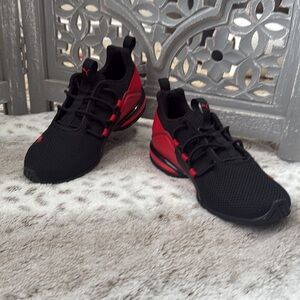 Puma black red athletic shoes boys size 1 sporty athletic activewear streetwear